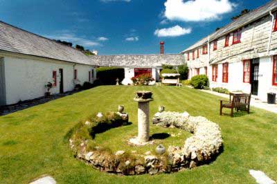 Gullrock courtyard